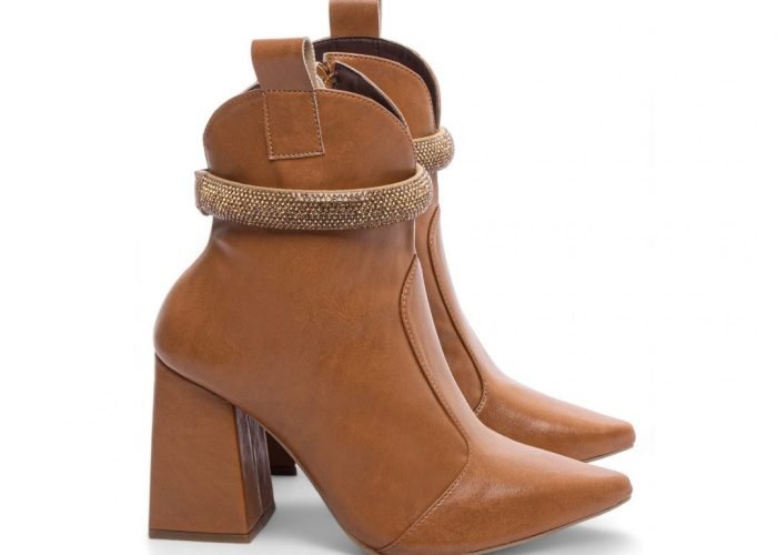 Bota Bico Fino Cano Médio Bico Fino Salto Grosso AVS 67070B