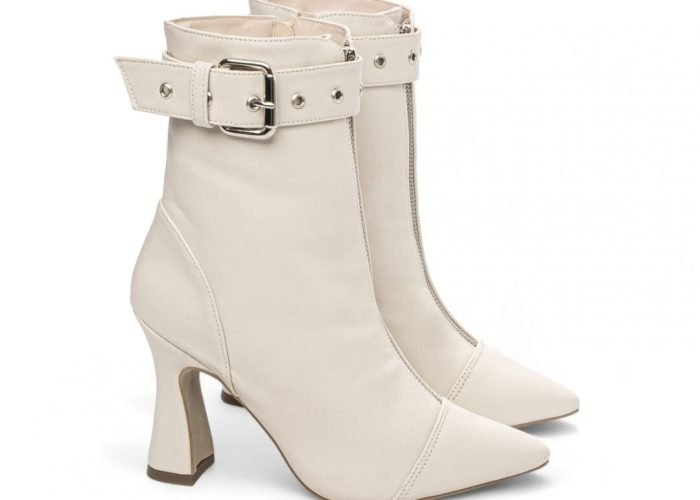 Bota Bico Fino Cano Médio Off White Salto 9cm AVS 43.003B