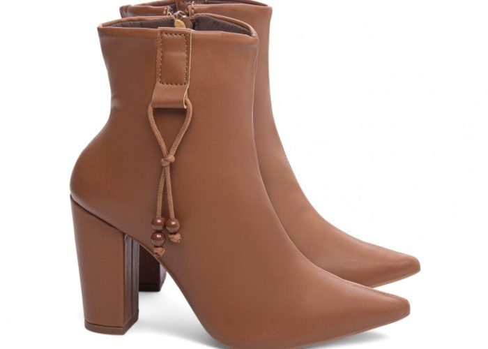 Bota Cano Curto Caramelo Salto Quadrado Grosso AVS 65-14B