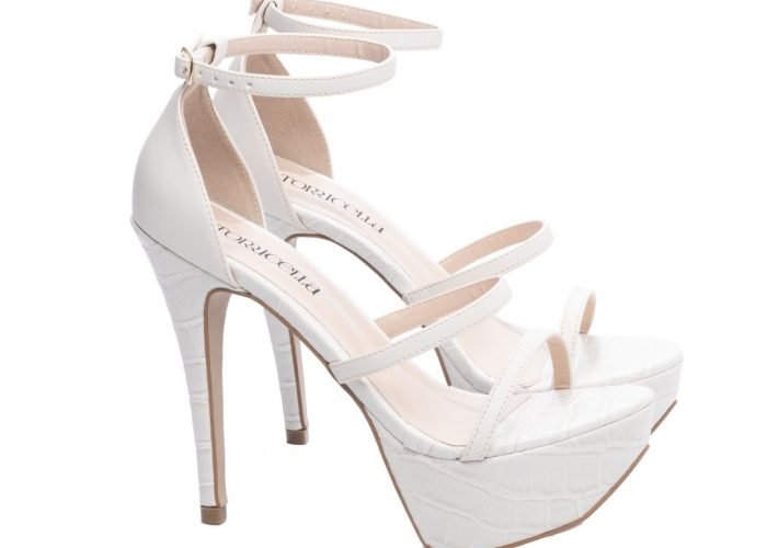 Sandália Meia Pata Feminina Salto Fino Off White Torricella AVS 1.204B