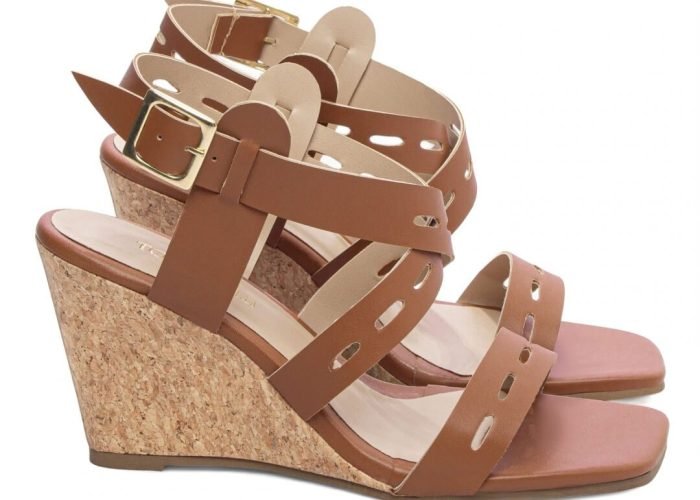 Sandália Plataforma de Cunha Anabela Feminina Caramelo Torricella AVS 4066B