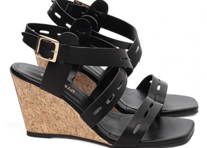 Sandália Plataforma de Cunha Anabela Feminina Preto Torricella AVS 4066A