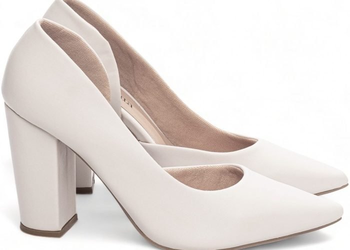 Sapato Scarpin Abertura Lateral Salto Off White Grosso AVS 65-05B