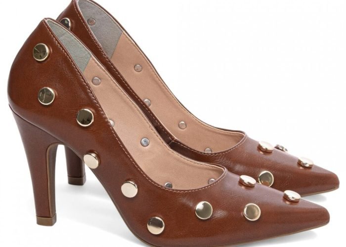 Sapato Scarpin Salto Fino Médio Caramelo Aplique Dourado Torricella AVS 68005B