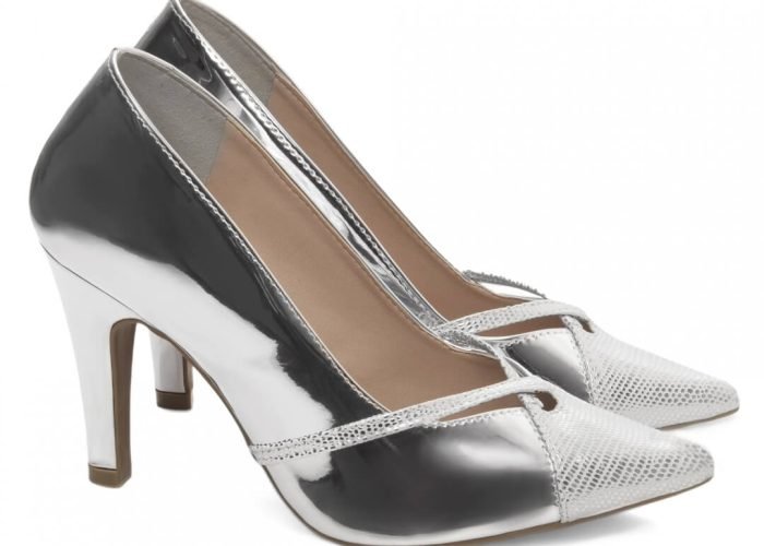 Sapato Scarpin Salto Fino Médio Specchio Prata Torricella AVS 68008B